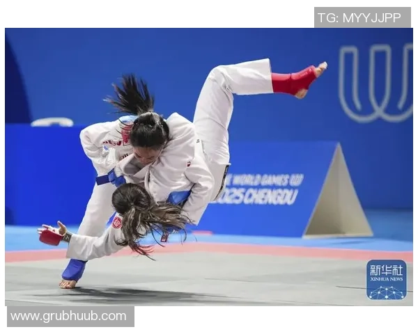 库尼亚积极训练柔术世界冠军技能获赞誉展现运动精神 库尼亚积极训练柔术世界冠军技能获赞誉展现运动精神